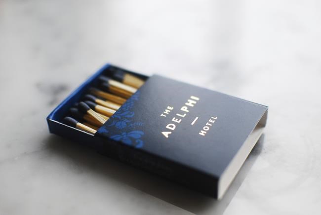Why free swag at bars, hotels is so important to brands | iNFOnews.ca