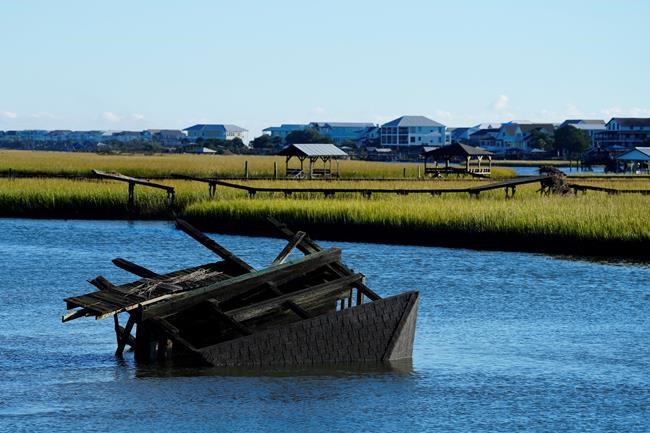 Despite Ian's punch, wedding day saved on wet Pawleys Island | iNFOnews.ca Despite Ian's punch, wedding day saved on wet Pawleys Island | iNFOnews.ca