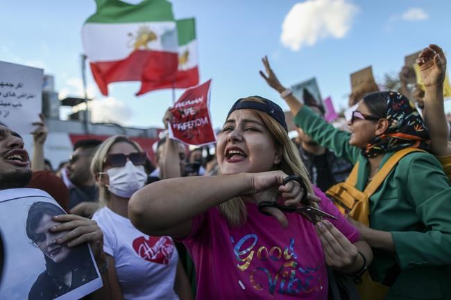 Analysis: Iran protests persist, becoming threat for Tehran | iNFOnews.ca Analysis: Iran protests persist, becoming threat for Tehran | iNFOnews.ca