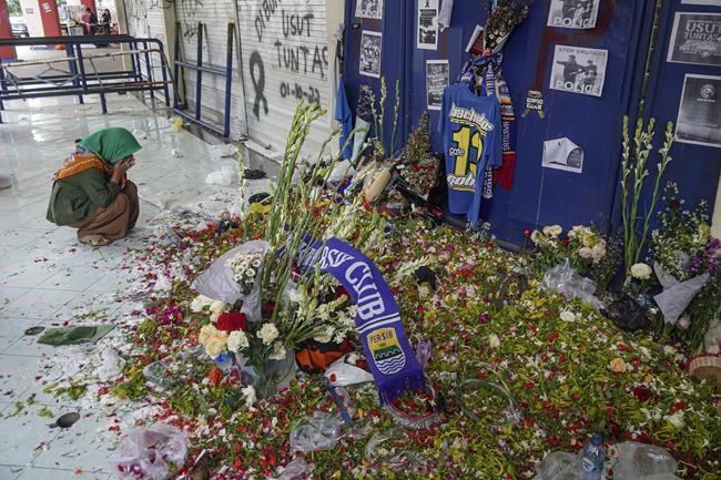 Indonesian police to charge 6 people in soccer disaster | iNFOnews.ca