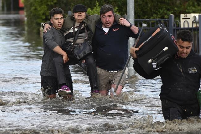 Homes inundated by swollen rivers in Australian floods | iNFOnews.ca
