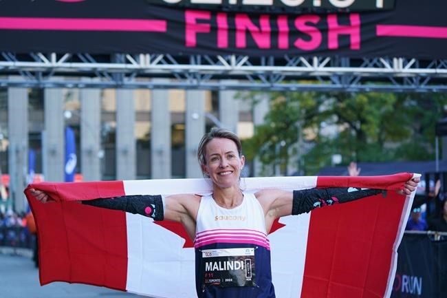 Trevor Hofbauer captures third Canadian marathon title, Elmore wins women's title | iNFOnews.ca