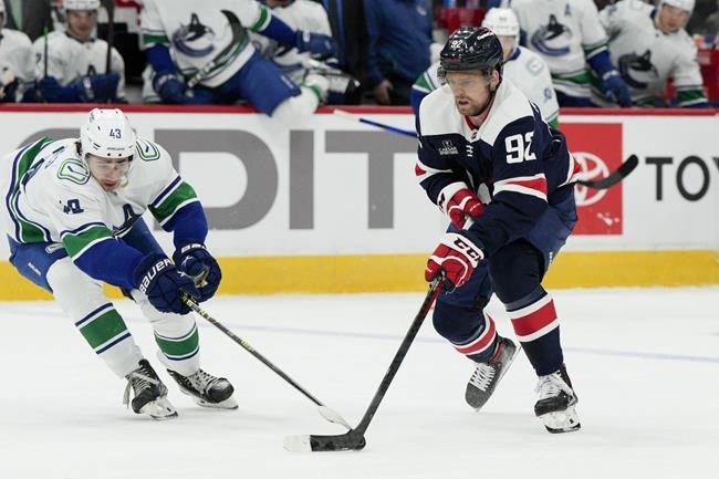 Ovechkin scores twice as Capitals rally to sink Canucks | iNFOnews.ca