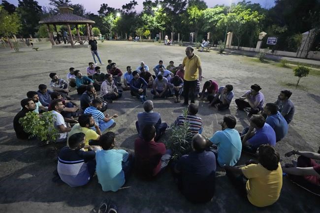 2 Indian laborers killed in Kashmir grenade attack | iNFOnews.ca