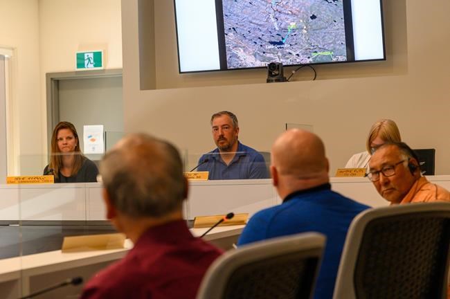 Mayor of Iqaluit announces immediate resignation on Twitter | iNFOnews.ca