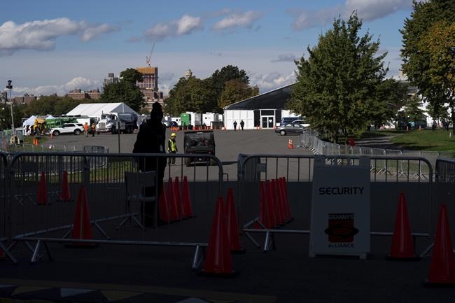 NYC opens emergency center for influx of bused migrants | iNFOnews.ca NYC opens emergency center for influx of bused migrants | iNFOnews.ca