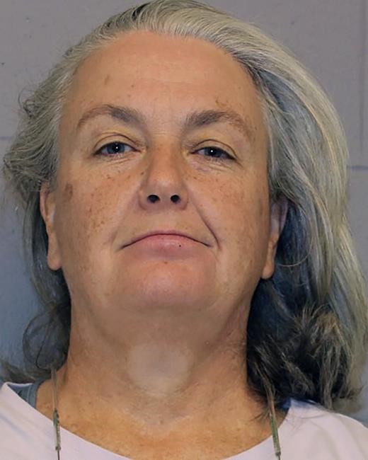 Woman charged with sending bee swarm on deputies at eviction | iNFOnews.ca Woman charged with sending bee swarm on deputies at eviction | iNFOnews.ca