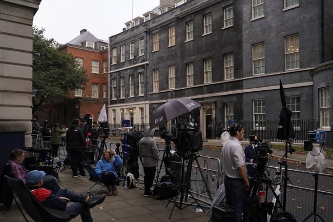 Boris Johnson, ousted by scandal, eyes comeback as UK leader | iNFOnews.ca CP190039284