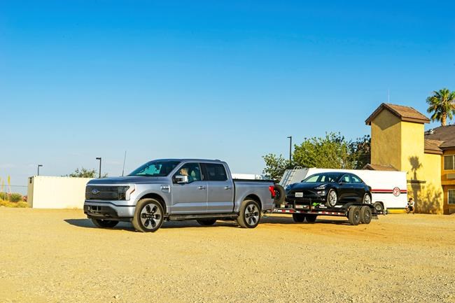 Edmunds: Ford Lightning vs Rivian R1T | iNFOnews.ca