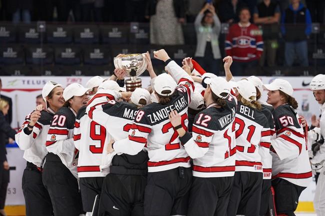 Canada's roster for women's hockey Rivalry Series against U.S. loaded with gold | iNFOnews.ca CP338837626