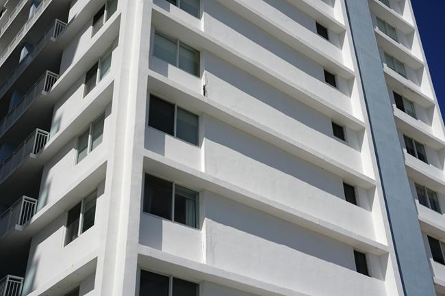 Miami Beach condo building evacuated near deadly collapse | iNFOnews.ca