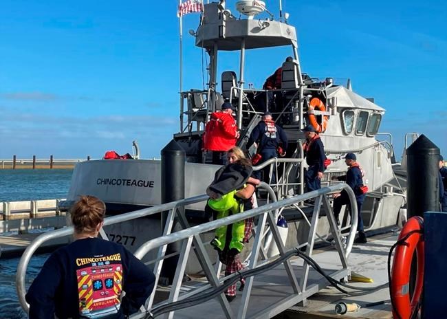 Coast Guard: 13 rescued from sinking vessel off Virginia | iNFOnews.ca Coast Guard: 13 rescued from sinking vessel off Virginia | iNFOnews.ca