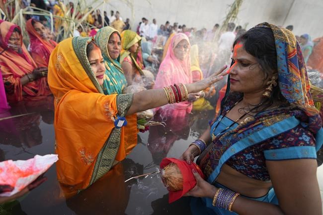 Suspension bridge collapse kills at least 133 in India | iNFOnews.ca