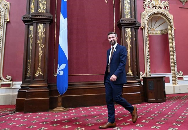 Québec solidaire to swear oath to King, vows to table bill to make pledge optional | iNFOnews.ca