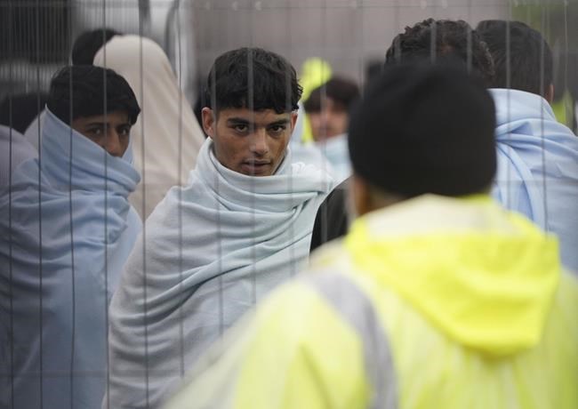 UK minister visits migrant centers to grapple with crisis | iNFOnews.ca