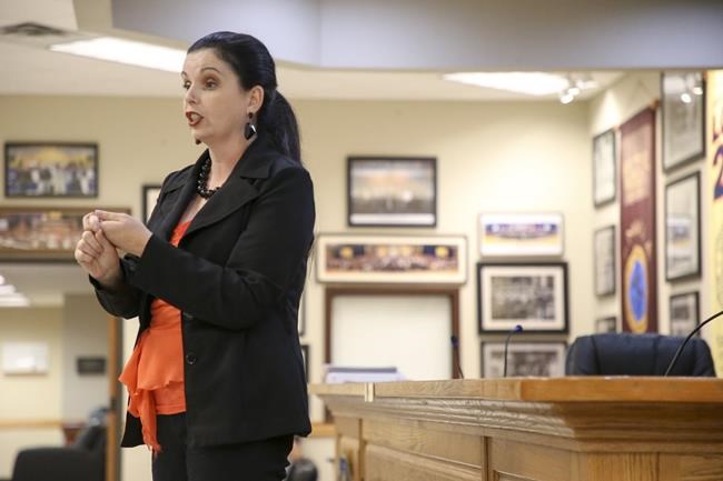Banned book lesson thrusts Oklahoma teacher into campaign | iNFOnews.ca Banned book lesson thrusts Oklahoma teacher into campaign | iNFOnews.ca
