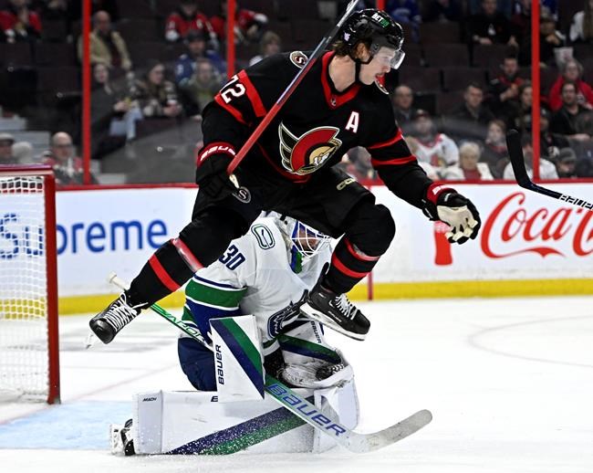 Canucks open road trip with 6-4 win over struggling Senators | iNFOnews.ca