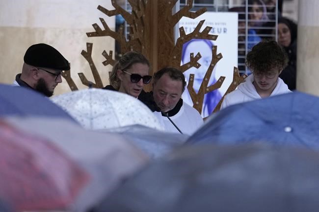 Paris march pays tribute to 12-year-old found dead in box | iNFOnews.ca