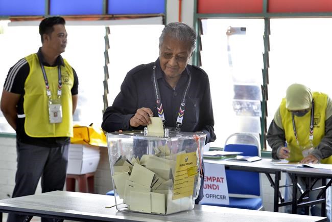 Malaysia faces new crisis as poll delivers hung Parliament | iNFOnews.ca Malaysia faces new crisis as poll delivers hung Parliament | iNFOnews.ca