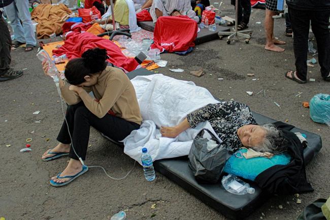 Indonesian quake kills at least 162 and injures hundreds | iNFOnews.ca