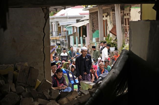 Indonesia earthquake toll reaches 310 as more bodies found | iNFOnews.ca