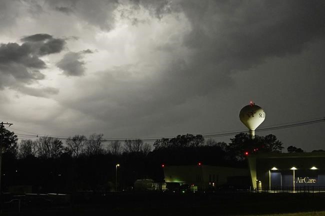 Storms cause major tornadoes, flooding around the South | iNFOnews.ca