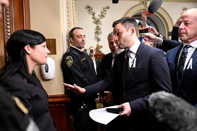 Parti Québécois barred from Quebec legislature after refusing to take oath to King | iNFOnews.ca