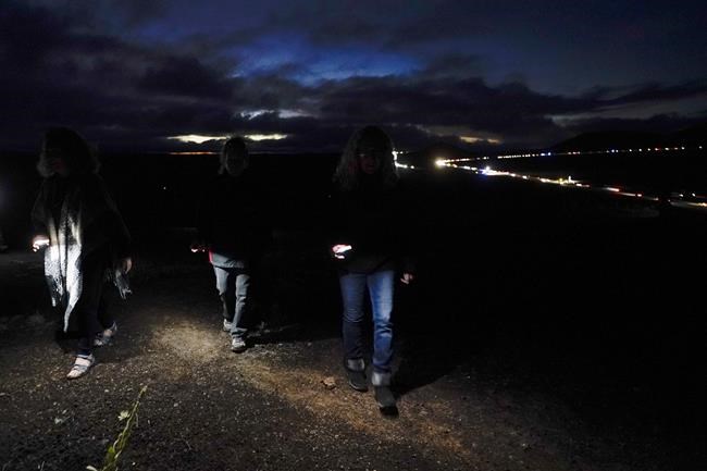For many Hawaiians, lava flows are a time to honor, reflect | iNFOnews.ca For many Hawaiians, lava flows are a time to honor, reflect | iNFOnews.ca