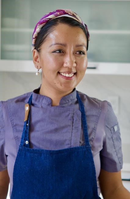 Hosting a holiday dinner? Here are some cost-saving tips | iNFOnews.ca