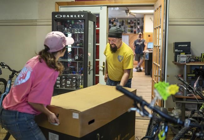 Michigan man dies in Florida while delivering free bikes | iNFOnews.ca