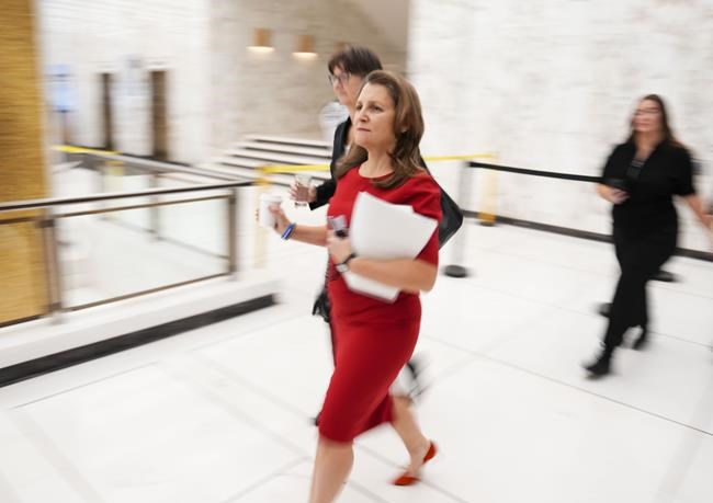 Freeland sends Ukraine $115 million in tariff revenue from Russia, Belarus imports | iNFOnews.ca