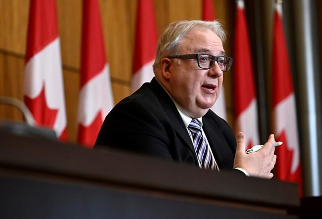 CRA should warn benefits applicants about risk of clawbacks: Taxpayers' watchdog | iNFOnews.ca
