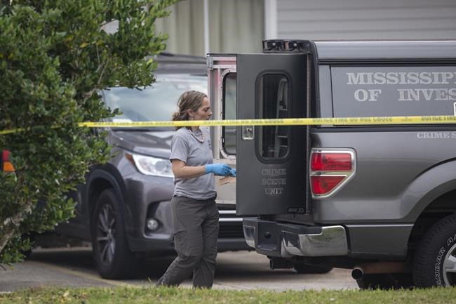 Police: 2 officers killed after 30-minute talk with woman | iNFOnews.ca