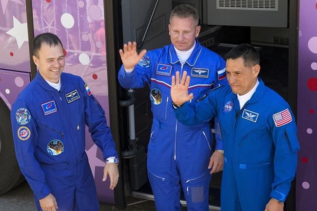 Cosmonauts' spacewalk canceled at space station due to leak | iNFOnews.ca CP606047679