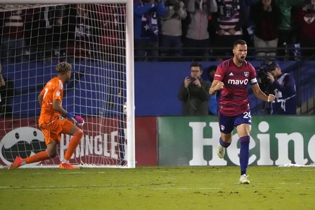 Toronto FC bolsters backline by signing veteran free agent centre back Matt Hedges | iNFOnews.ca