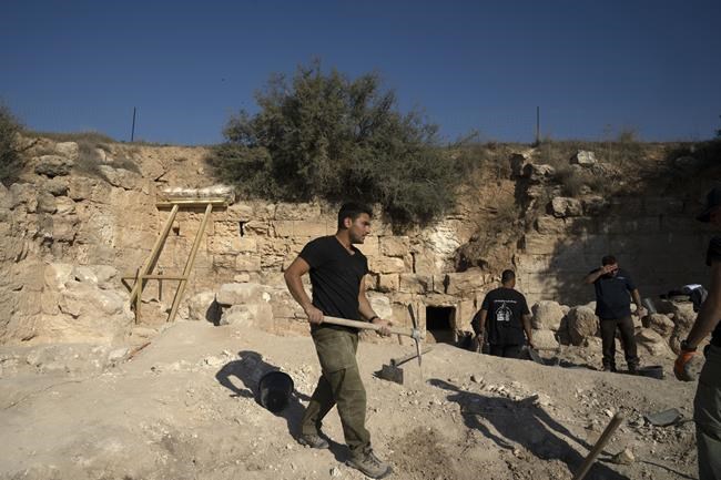Israeli archaeologists excavating 'Jesus midwife' tomb | iNFOnews.ca CP803191522