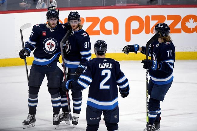 Connor a top gun as Jets sink Senators 5-1 | iNFOnews.ca Connor a top gun as Jets sink Senators 5-1 | iNFOnews.ca