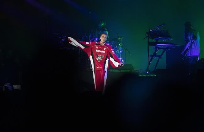 H&M says it has pulled Justin Bieber merchandise after pop singer's protest | iNFOnews.ca