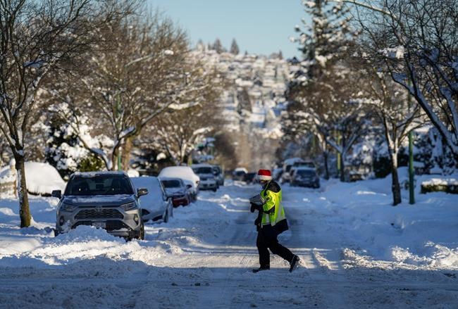 Paradox between warming climate and intense snowstorms, say scientists | iNFOnews.ca
