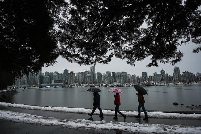 Rain, snow run-off raise flood concerns in parts of B.C., as king tide peaks | iNFOnews.ca