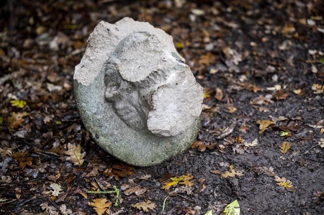 Northern California statue of meat-packing magnate beheaded | iNFOnews.ca Northern California statue of meat-packing magnate beheaded | iNFOnews.ca
