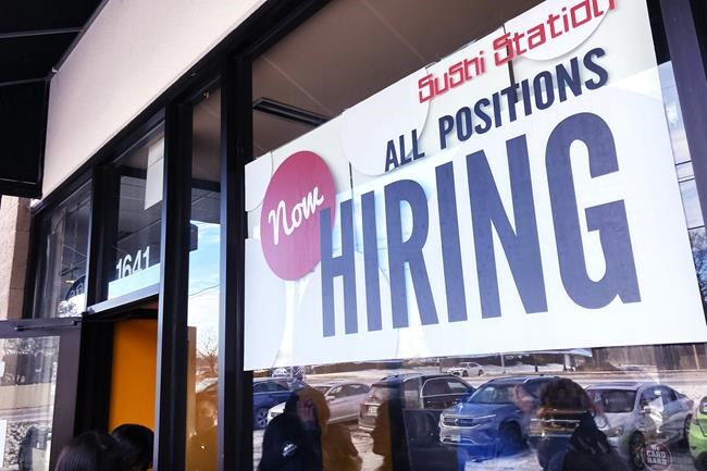 Applications for US unemployment aid rose slightly last week | iNFOnews.ca