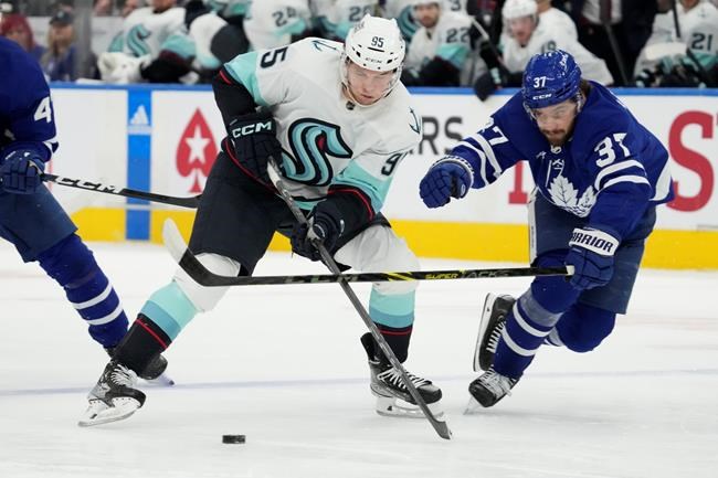 Vince Dunn's three-point performance powers Kraken past Maple Leafs 5-1 | iNFOnews.ca Vince Dunn's three-point performance powers Kraken past Maple Leafs 5-1 | iNFOnews.ca