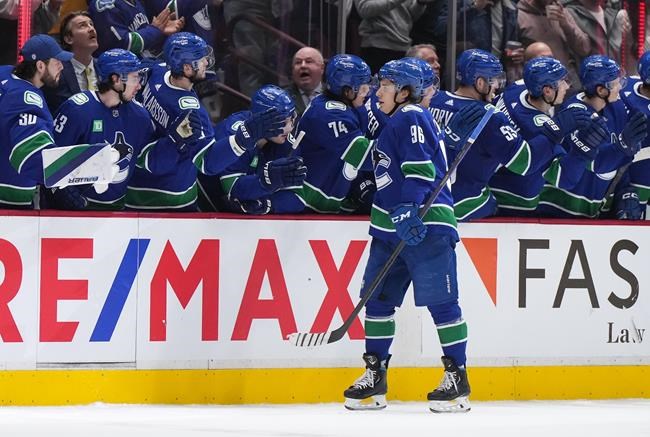 Vancouver Canucks snap skid with 4-2 win over struggling Colorado Avalanche | iNFOnews.ca