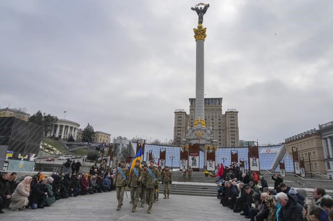 Ukrainians honor dead fighter at outdoor funeral in capital | iNFOnews.ca