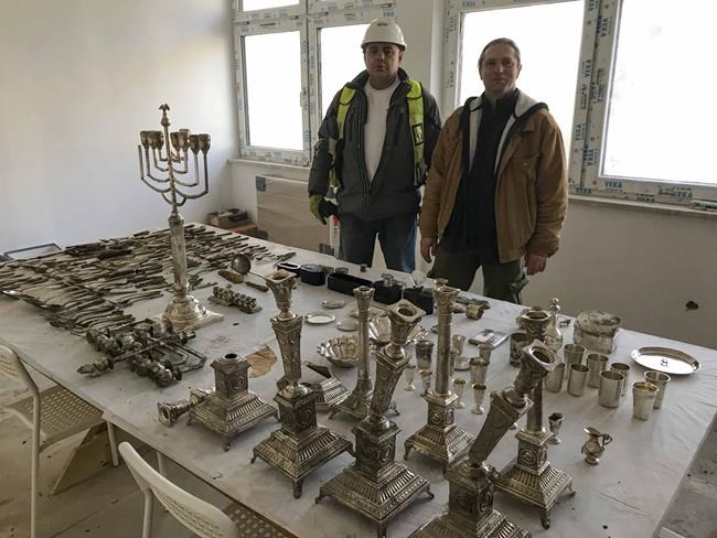 Polish officials say WWII trove of Jewish objects rare find | iNFOnews.ca