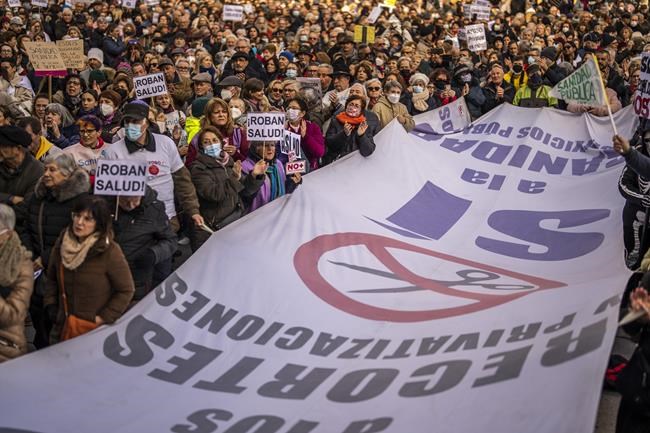 Spanish health workers march against Madrid regional govt | iNFOnews.ca