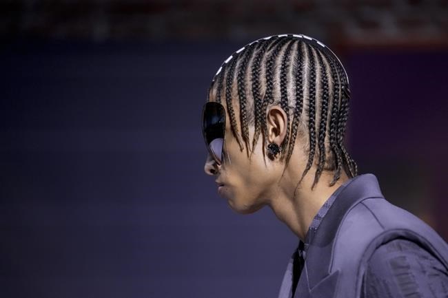 Louis Vuitton menswear channels digital age in Paris show | iNFOnews.ca Louis Vuitton menswear channels digital age in Paris show | iNFOnews.ca