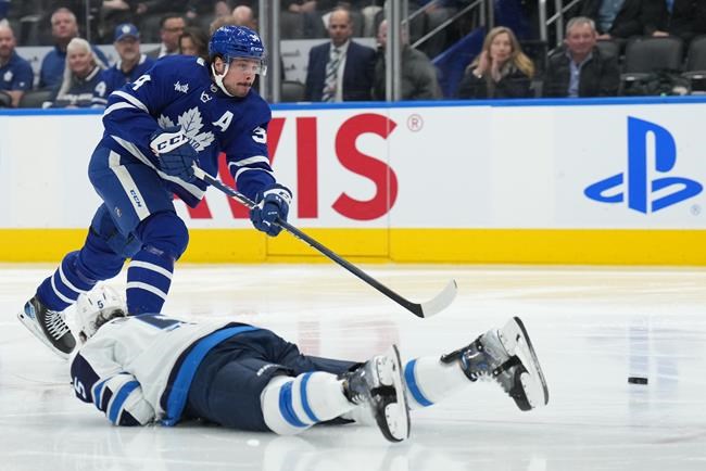 Matthews scores twice, Samsonov makes 37 saves as Maple Leafs down Jets 4-1 | iNFOnews.ca
