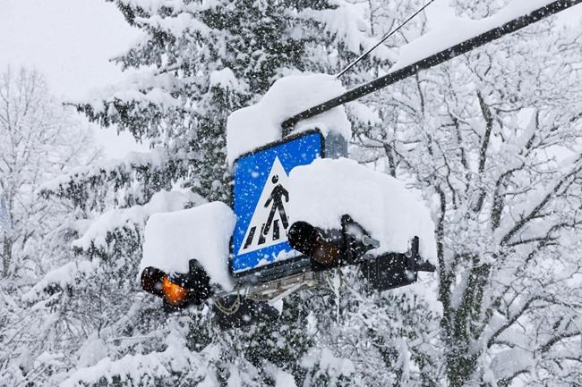 Snow, winds cause traffic chaos, power cuts in Slovenia | iNFOnews.ca